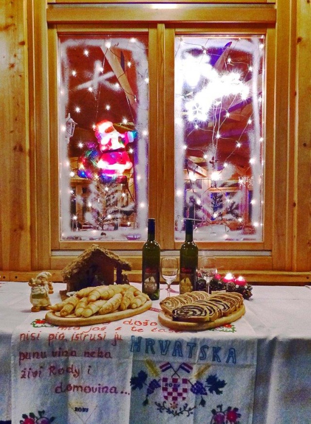 OTVOREN OSMI ADVENTSKI PROZOR